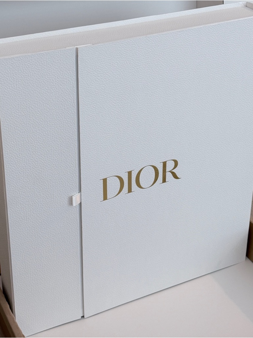 Authentic Dior Giant Presentation Gift Box White Magnetic Close 23.5” x 20” x 3”